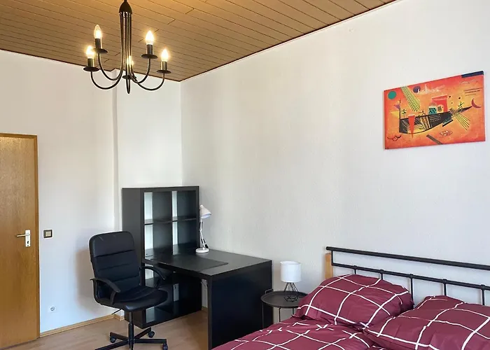 Schoene Zwischen Uni Und Hbf *